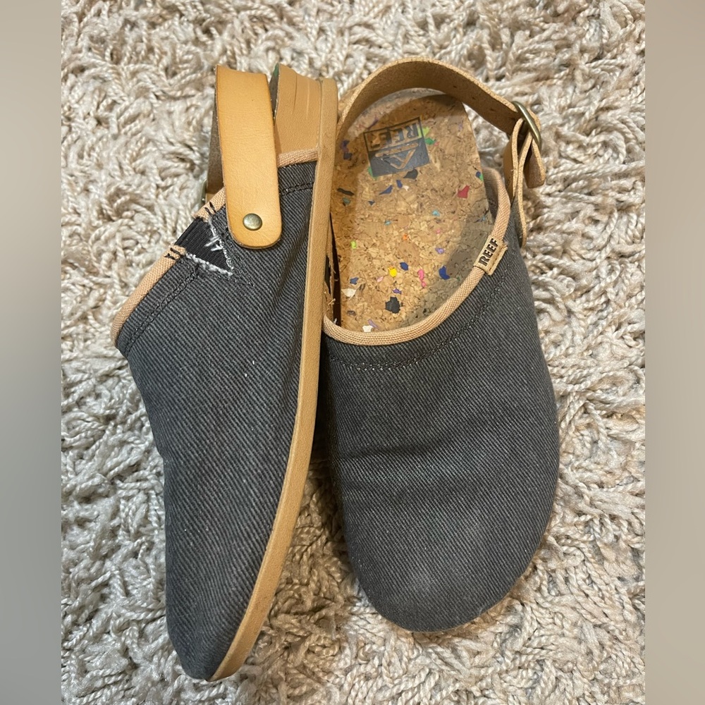 Reef cushion sage slip ons size 7